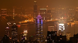 Nočná panoráma Hong Kongu