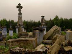 Pravoslávny cintorín v lesoch poľsko-ukrajinského pohraničia