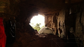 Jaskynný systém: trávime tu niekoľko dní medzi mokrým pieskom a tarantulami