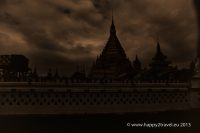 Nočný budhistický chrám