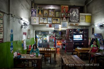 Rodinné reštaurácie tu ponúkajú zmes thajskej a barmskej kuchyne
